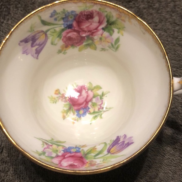 Vintage Foley Teacup and Saucer - Picture 6 of 7